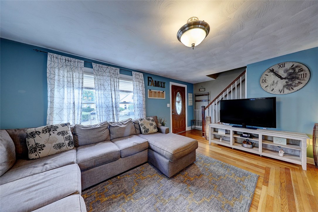 94 Martin Street Pawtucket, RI 02861 - Photo 5 of 34 Gallery Image 5