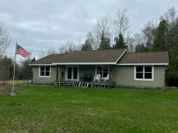 $499,000 | 4010 Lake Shore Drive, Charlevoix, MI 49720