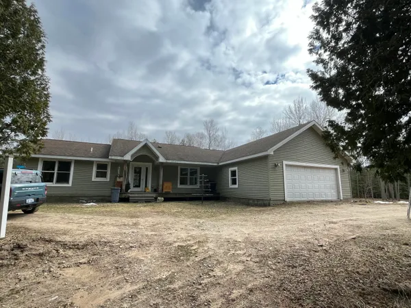 $499,000 | 4010 Lake Shore Drive, Charlevoix, MI 49720