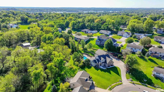 $1,199,000 | 539 34th Avenue North, Clinton, IA 52732