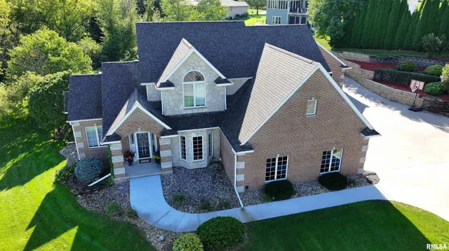 $1,199,000 | 539 34th Avenue North, Clinton, IA 52732