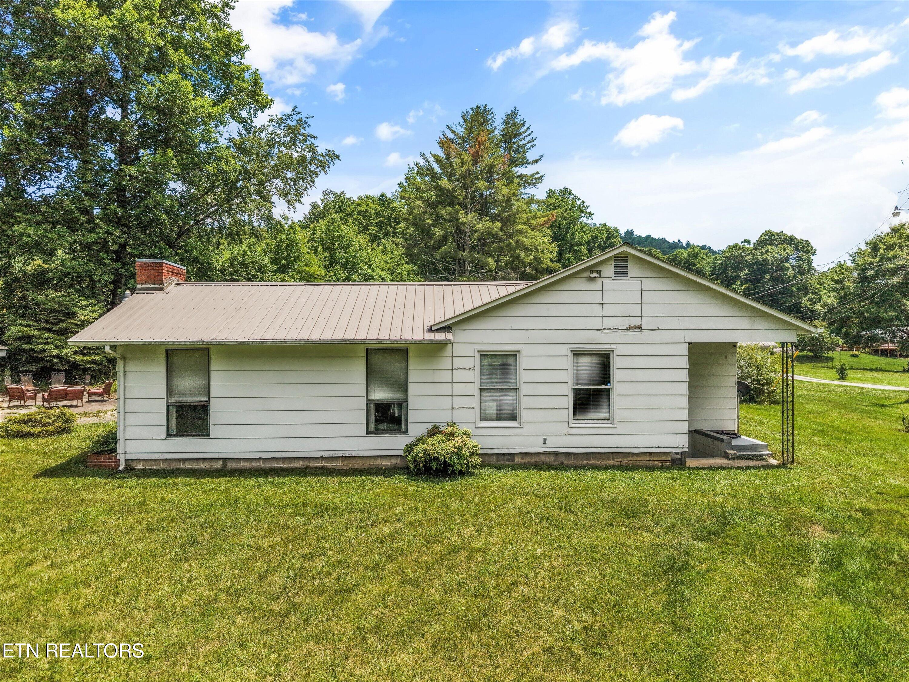 127 Mountain Road Oliver Springs, TN 37840 - Photo 24 of 36 Back of House
