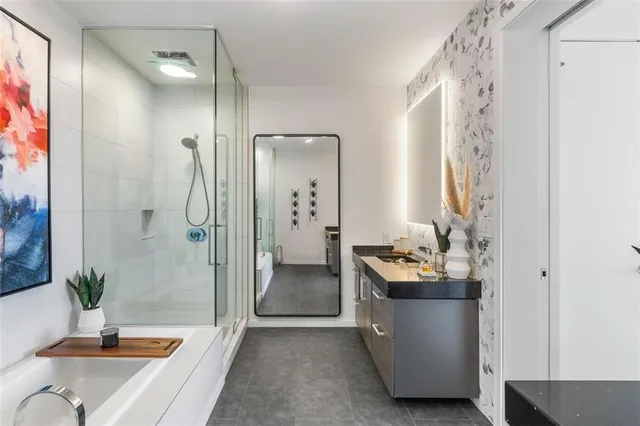 $815,000 | 45 Ivan Allen Jr Boulevard Northwest, Unit 2505, Atlanta, GA 30308