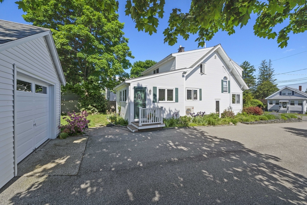 10 Waldron Road Braintree, MA 02184 - Photo 7 of 41