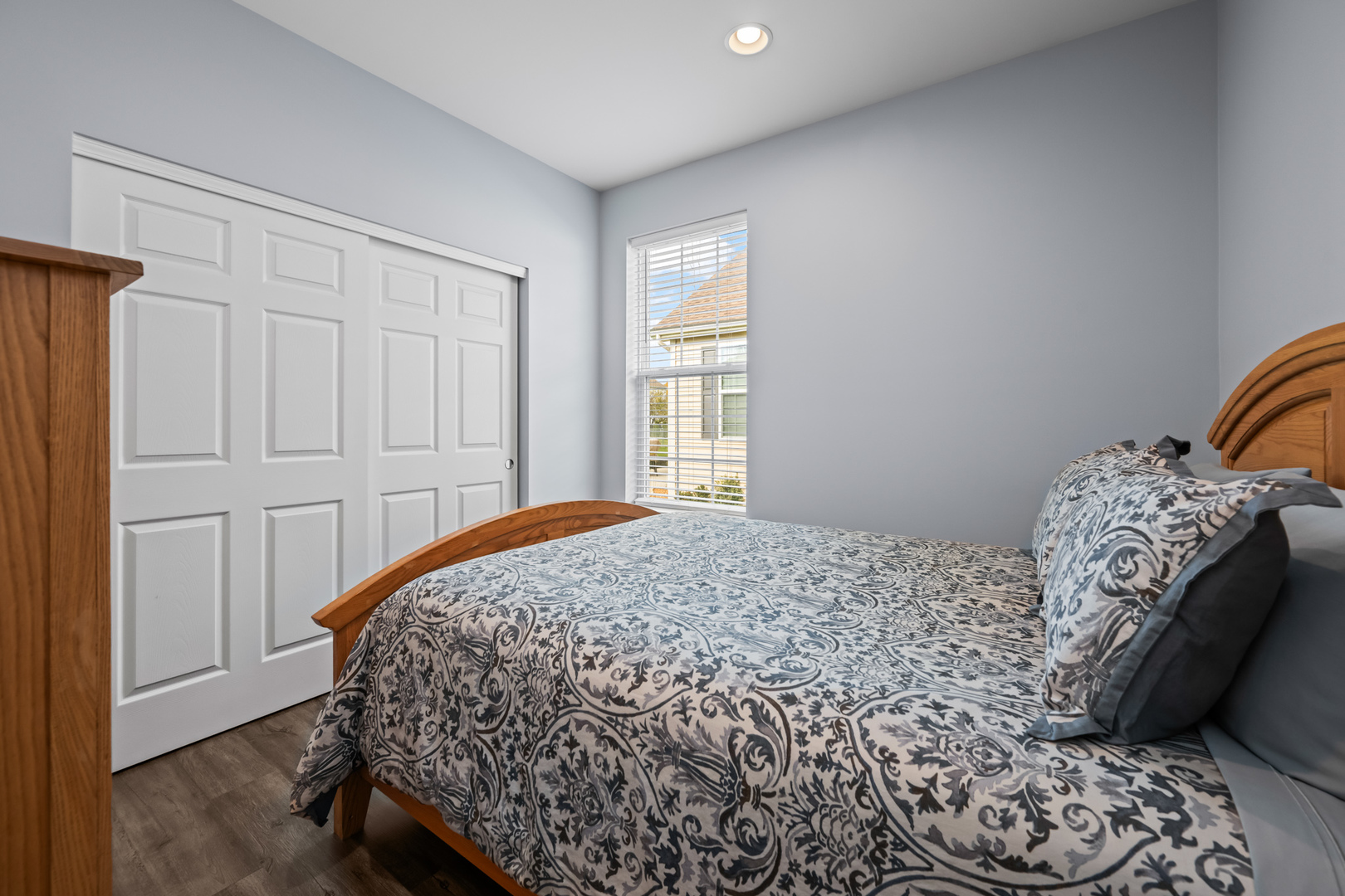 460 Mahogany Drive Algonquin, IL 60102 - Photo 15 of 29 a bedroom with a bed and a window