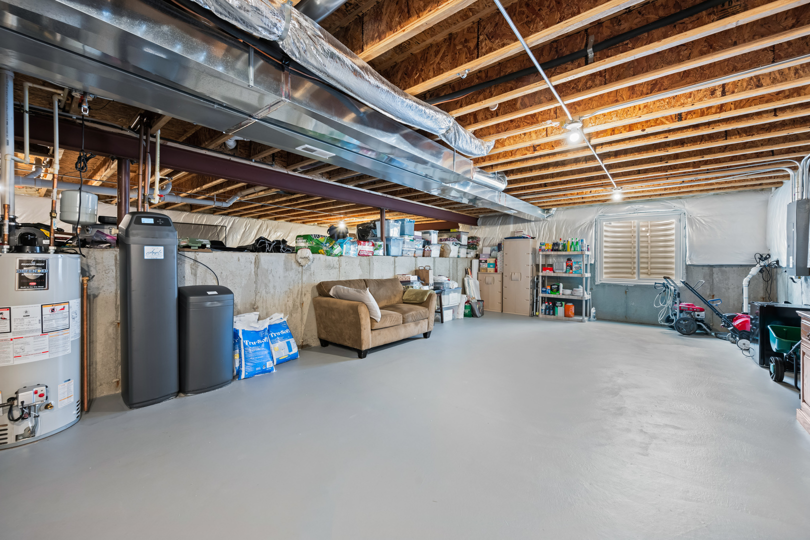 460 Mahogany Drive Algonquin, IL 60102 - Photo 18 of 29 a view of parking garage with cars