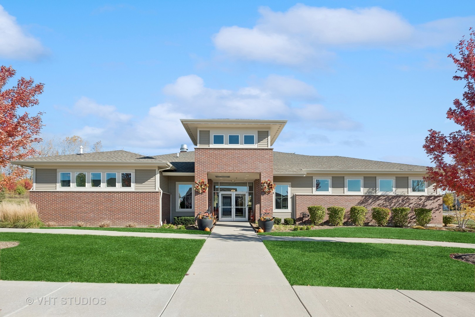 460 Mahogany Drive Algonquin, IL 60102 - Photo 25 of 29 front view of a house with a yard