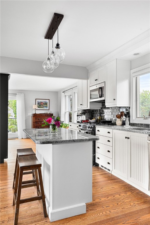 41 8th Avenue Warwick, RI 02886 - Photo 18 of 49