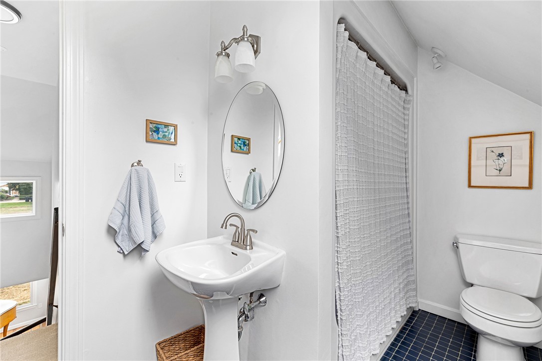 41 8th Avenue Warwick, RI 02886 - Photo 34 of 49 2nd floor