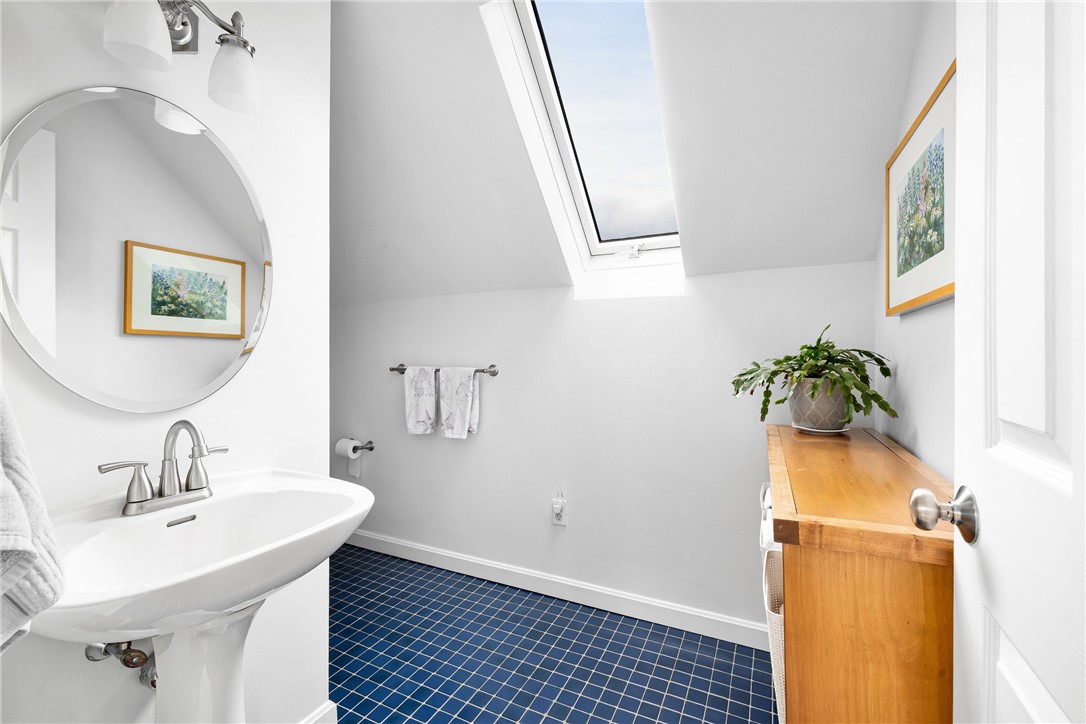 41 8th Avenue Warwick, RI 02886 - Photo 35 of 49