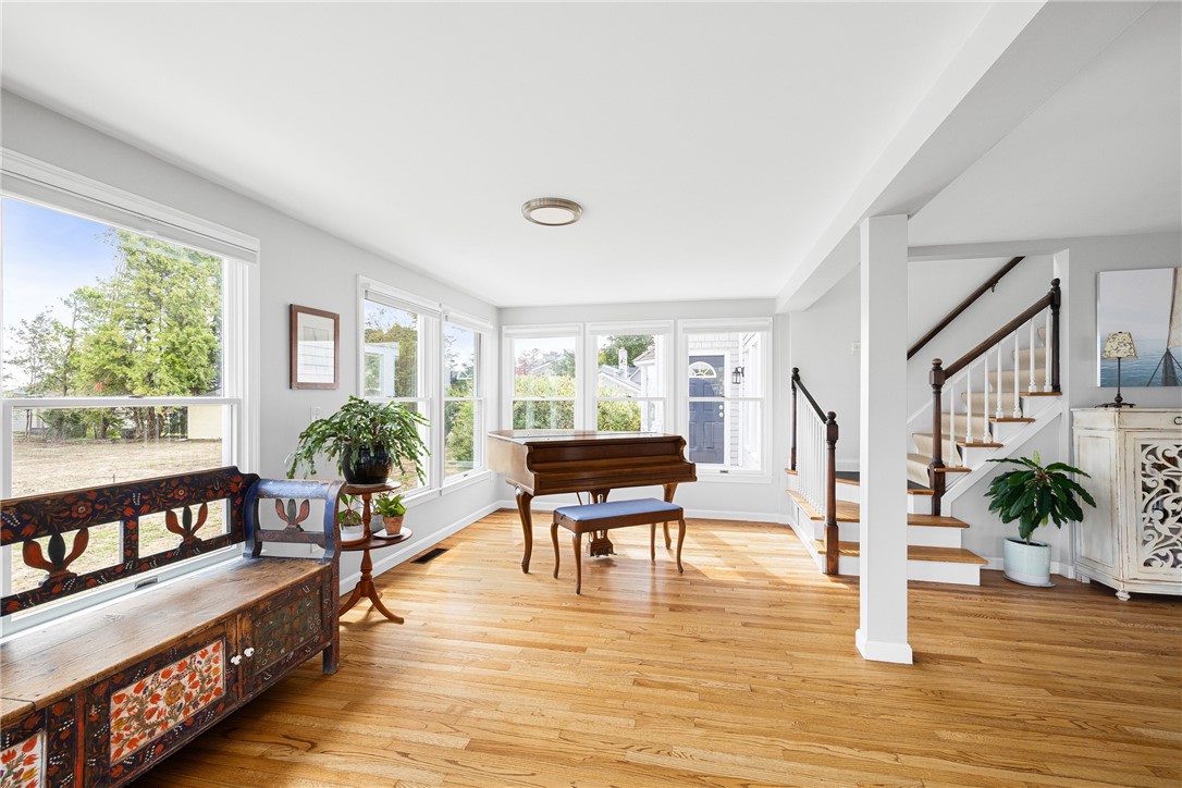 41 8th Avenue Warwick, RI 02886 - Photo 10 of 49