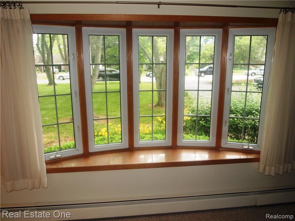540 West Livingston Road Highland, MI 48357 - Photo 4 of 25 P1016749.JPG