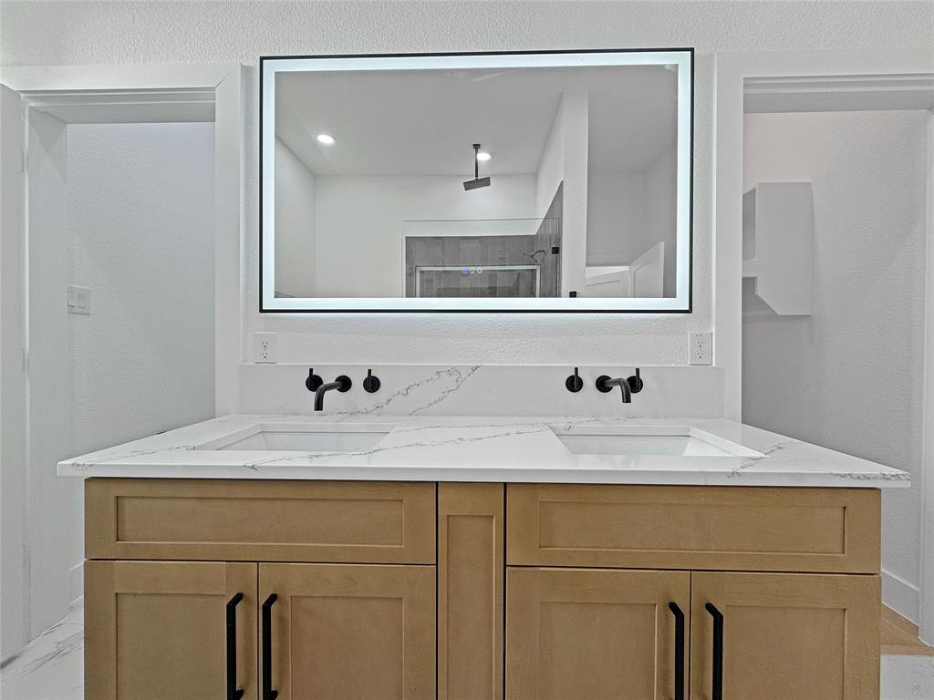 1127 Riverwood Road Dallas, TX 75217 - Photo 11 of 23