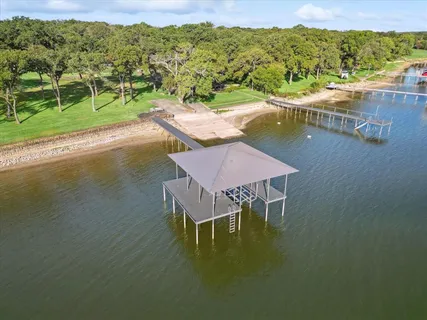 $999,999 | 12424 Lake Forest Drive, Azle, TX 76020