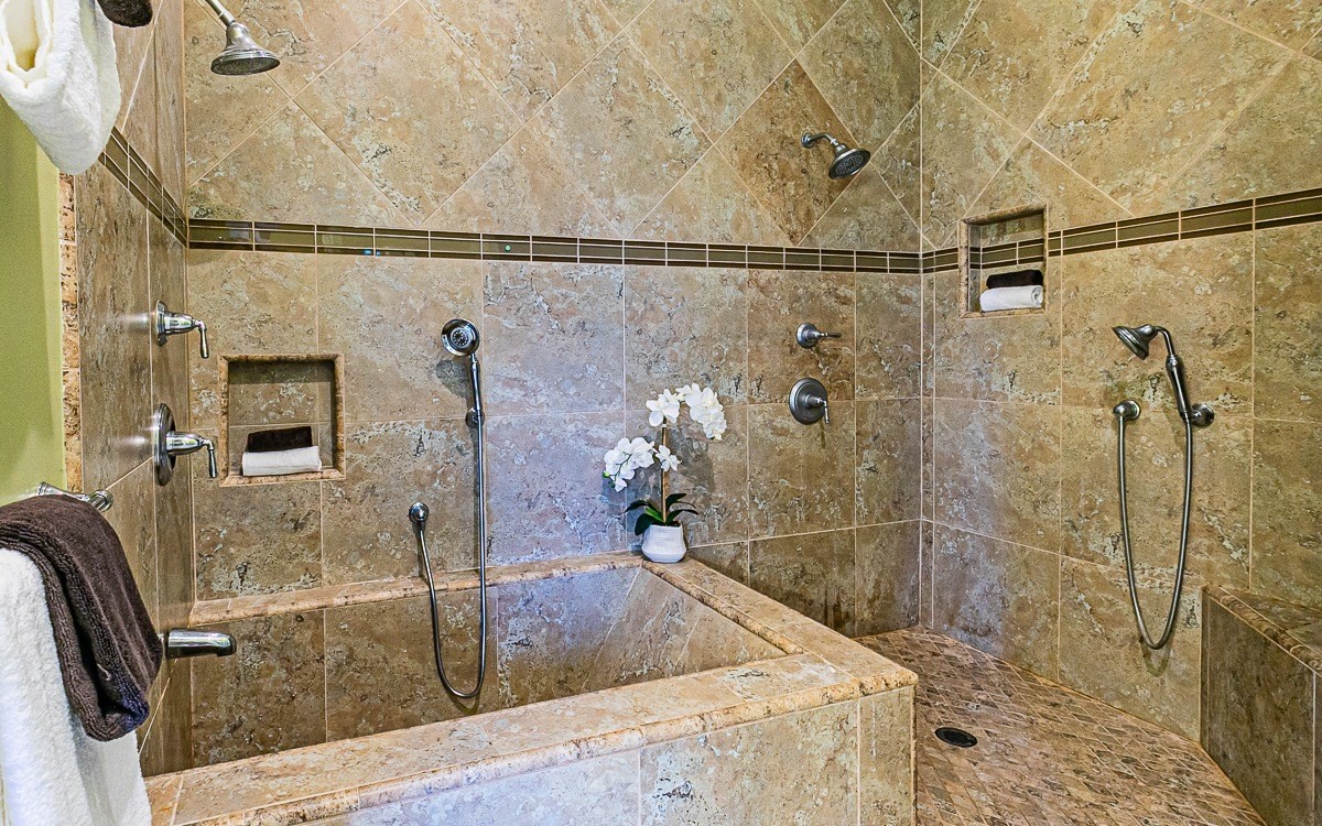 28-256 Akaka Falls Road Honomu, HI 96728 - Photo 20 of 26 a bathroom with shower