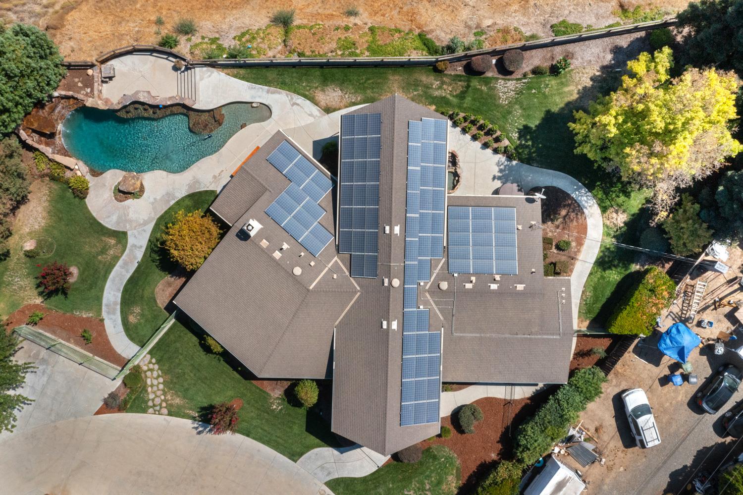 8300 Jantzen Road Modesto, CA 95357 - Photo 66 of 73 an aerial view of a house with a yard and lake view