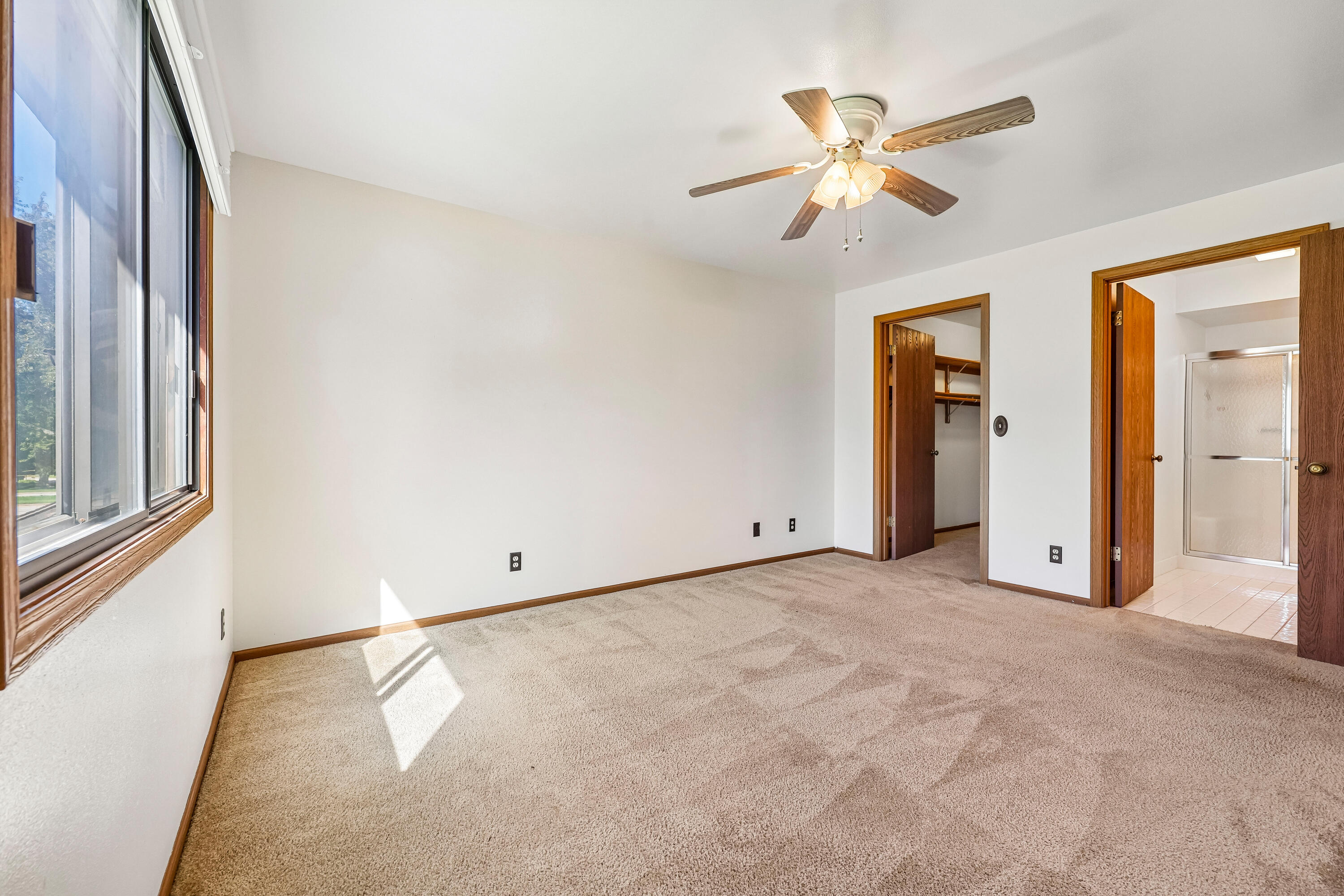 3725 West Loomis Road Greenfield, WI 53221 - Photo 18 of 36 Primary Bedroom