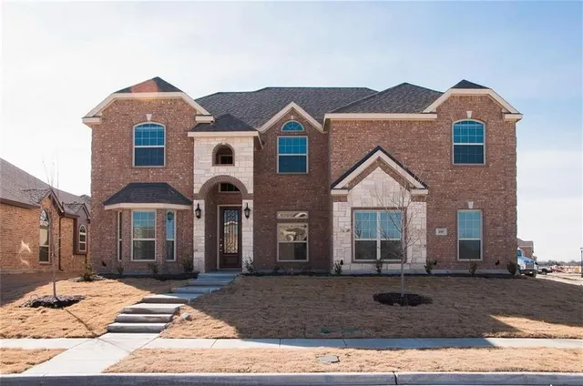 $585,000 | 100 Spruce Street, Red Oak, TX 75154