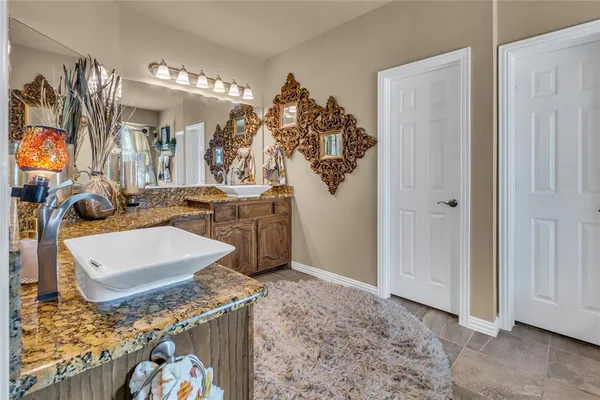 $560,000 | 100 Spruce Street, Red Oak, TX 75154