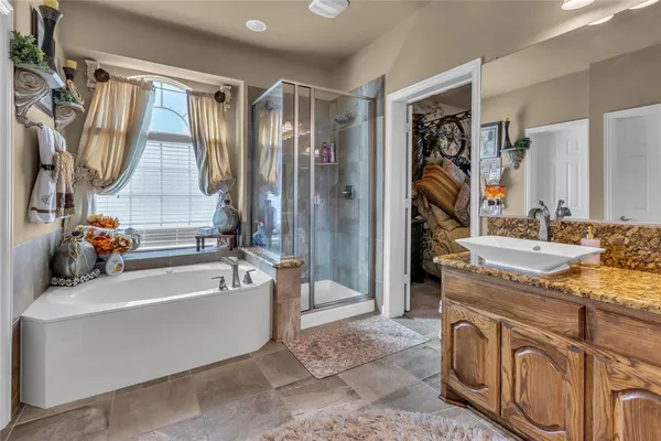 $560,000 | 100 Spruce Street, Red Oak, TX 75154