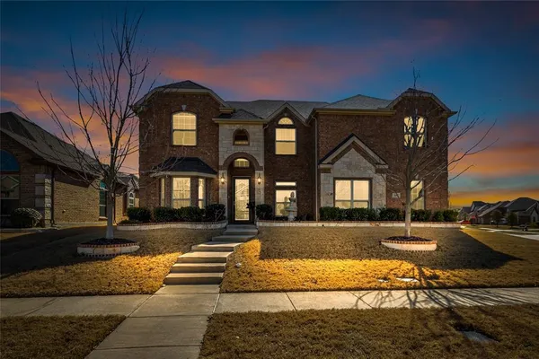 $560,000 | 100 Spruce Street, Red Oak, TX 75154