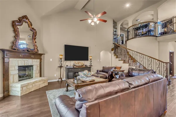 $560,000 | 100 Spruce Street, Red Oak, TX 75154