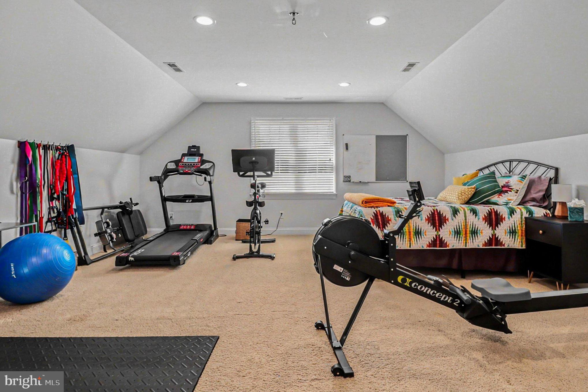 16225 Parrish Farm Road Montpelier, VA 23192 - Photo 25 of 38 a room with furniture and gym equipment