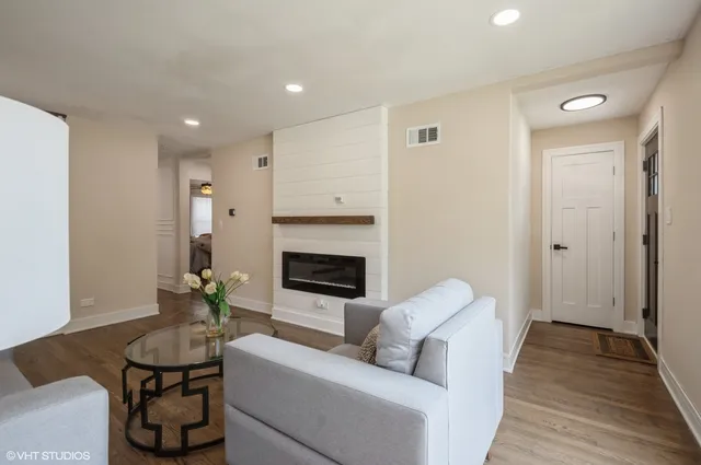 $410,000 | 8460 River Grove Avenue, River Grove, IL 60171