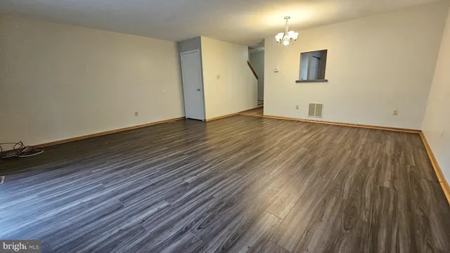 $2,400 | 9 Hamlet Drive, Owings Mills, MD 21117