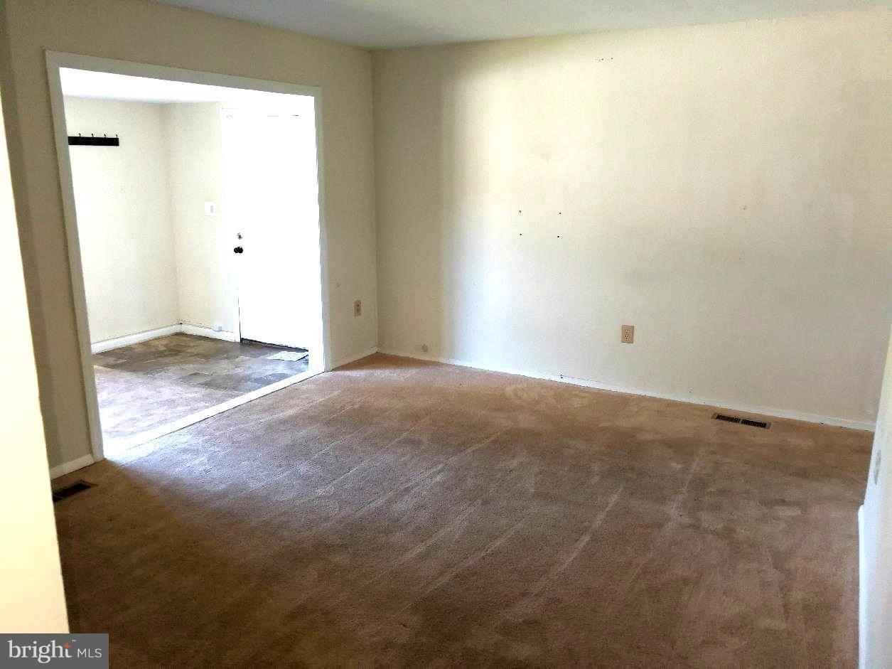 327 Walgrove Road Reisterstown, MD 21136 - Photo 14 of 16 Living Room & Foyer