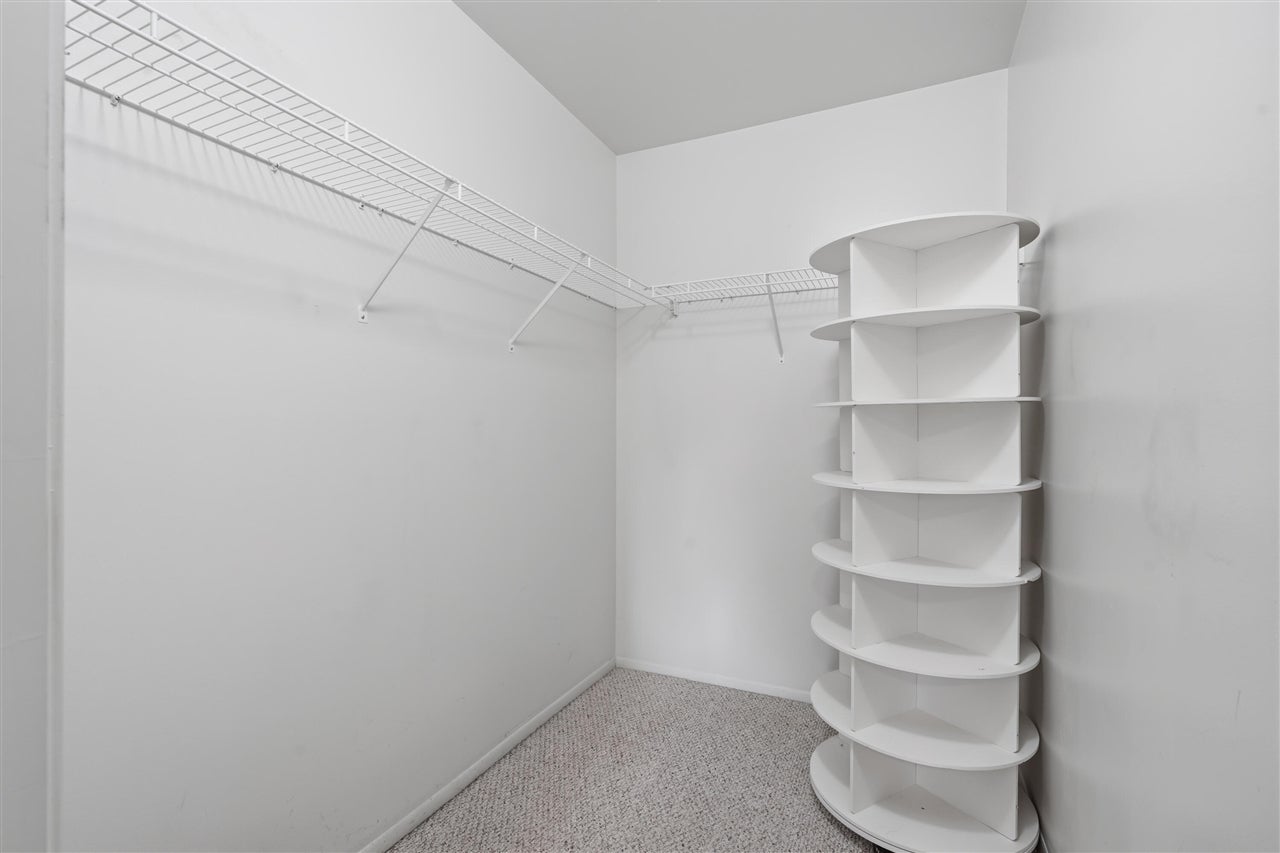 240 Pine Tree Ridge, Unit 4 Waterford, MI 48327 - Photo 21 of 36 Gallery Image 21