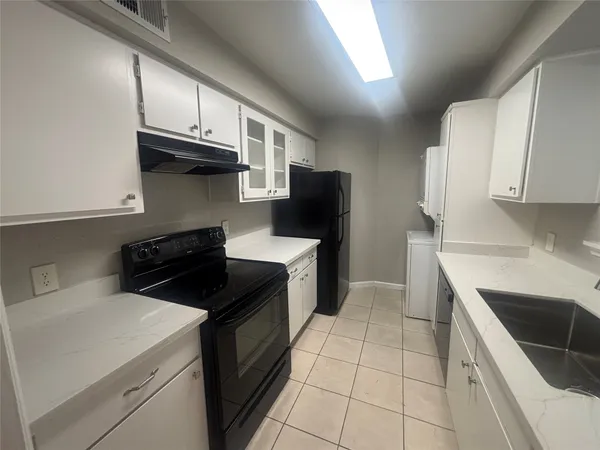 $1,400 | 18800 Egret Bay Boulevard, Unit 1602, Webster, TX 77058