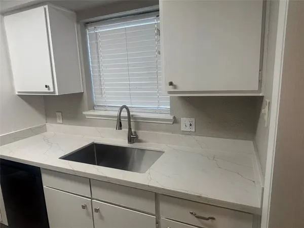 $1,400 | 18800 Egret Bay Boulevard, Unit 1602, Webster, TX 77058