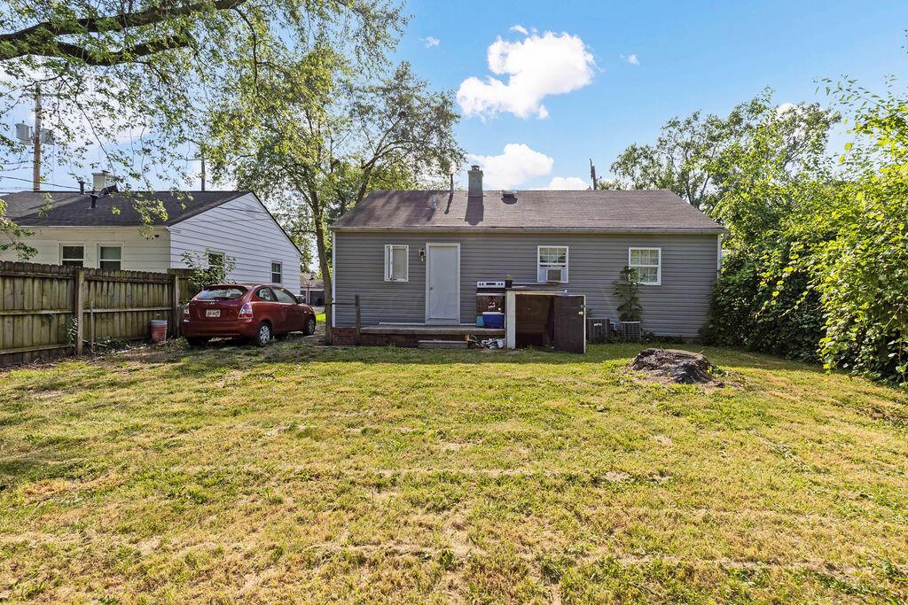 3250 Karl Road Columbus, OH 43224 - Photo 16 of 18 3250KarlRoadExt_Hommati102(3)