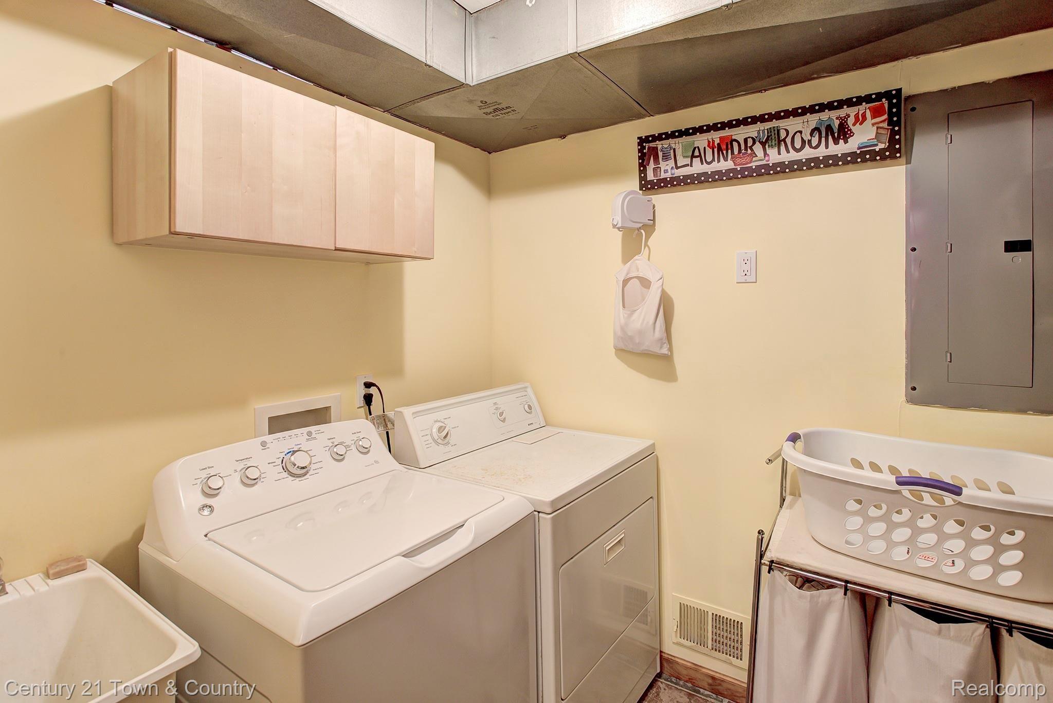 3356 Center Road Highland, MI 48357 - Photo 23 of 37 25.jpg
