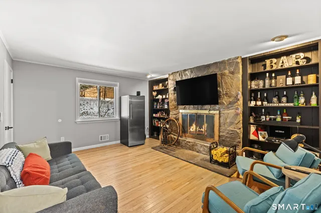 $979,000 | 299 Redding Road, Redding, CT 06896