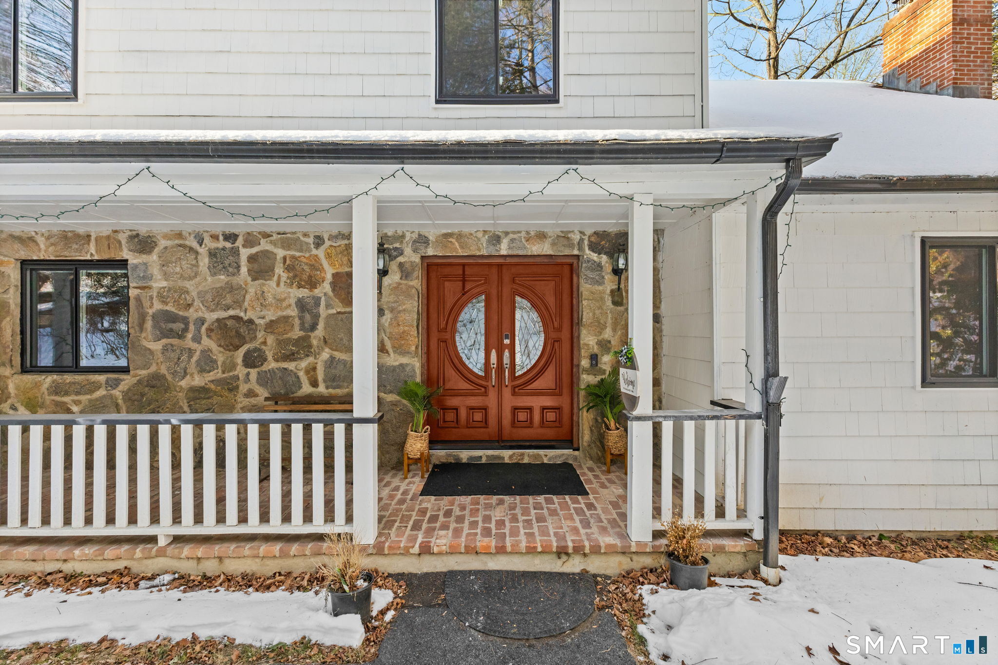 299 Redding Road Redding, CT 06896 - Photo 31 of 40 a front view of a house
