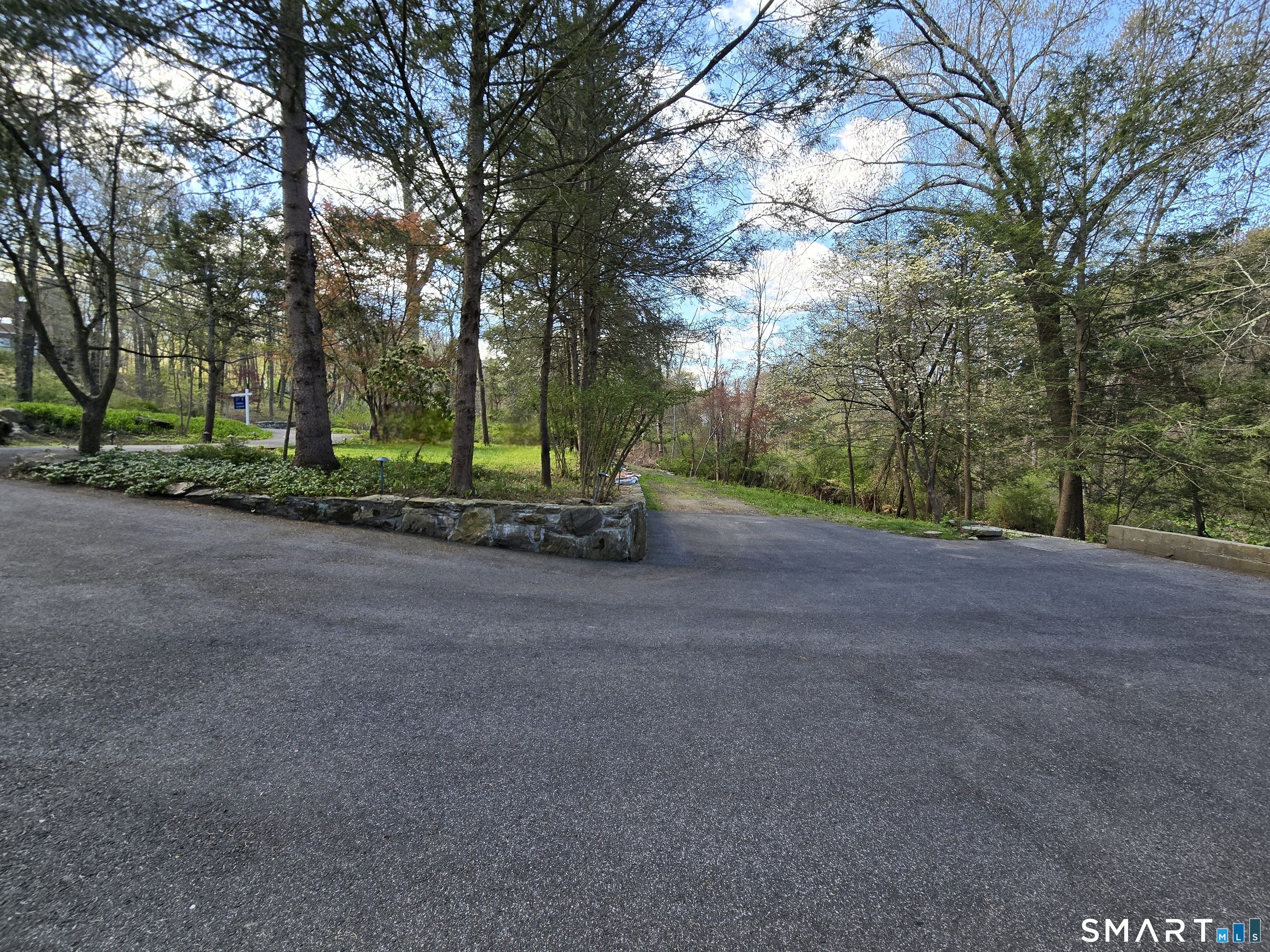 299 Redding Road Redding, CT 06896 - Photo 37 of 40