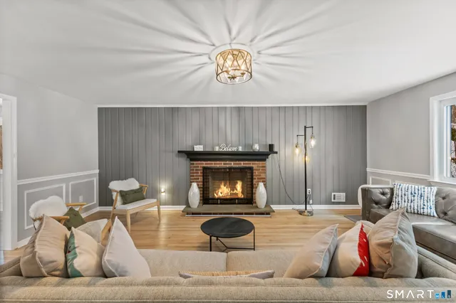 $979,000 | 299 Redding Road, Redding, CT 06896