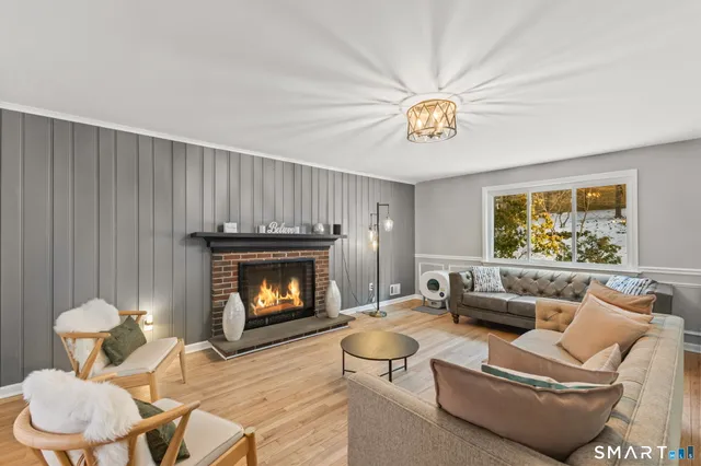 $979,000 | 299 Redding Road, Redding, CT 06896