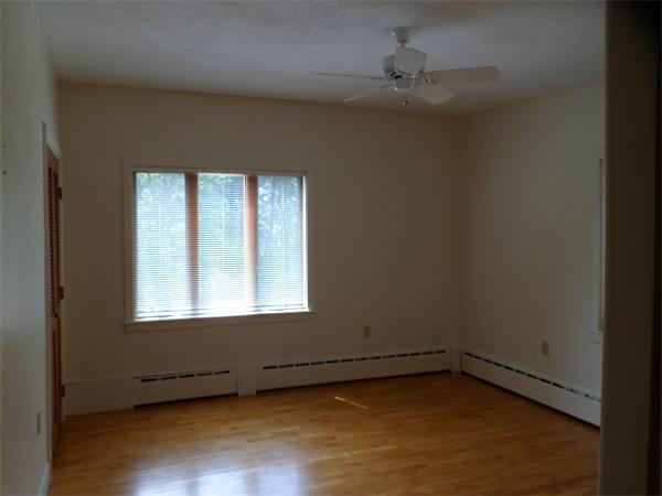 392 Point Road Marion, MA 02738 - Photo 10 of 21 an empty room with a window