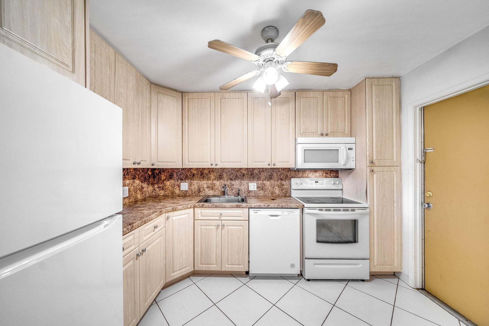 2601 South Course Drive, Unit 111 Pompano Beach, FL 33069 - Photo 31 of 44 Photo 33