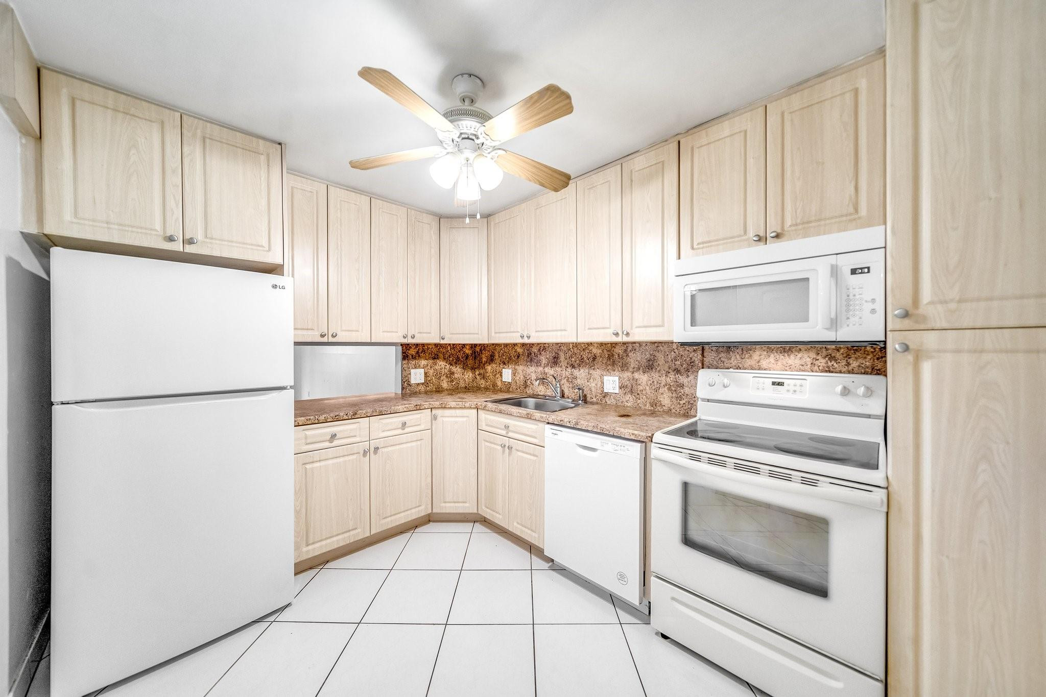 2601 South Course Drive, Unit 111 Pompano Beach, FL 33069 - Photo 33 of 44 Photo 35