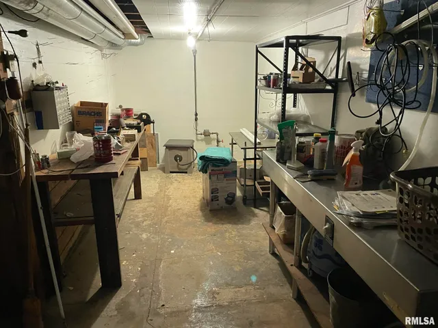 $1,100 | 2206 Pacific Street, Davenport, IA 52804