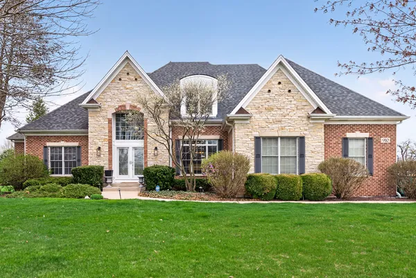 $975,000 | 910 Freedom Circle, Sycamore, IL 60178