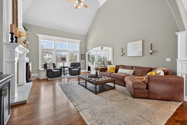 $975,000 | 910 Freedom Circle, Sycamore, IL 60178