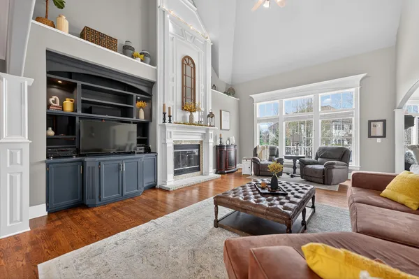 $975,000 | 910 Freedom Circle, Sycamore, IL 60178