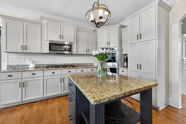 $975,000 | 910 Freedom Circle, Sycamore, IL 60178