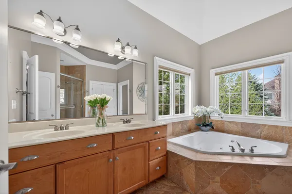 $975,000 | 910 Freedom Circle, Sycamore, IL 60178