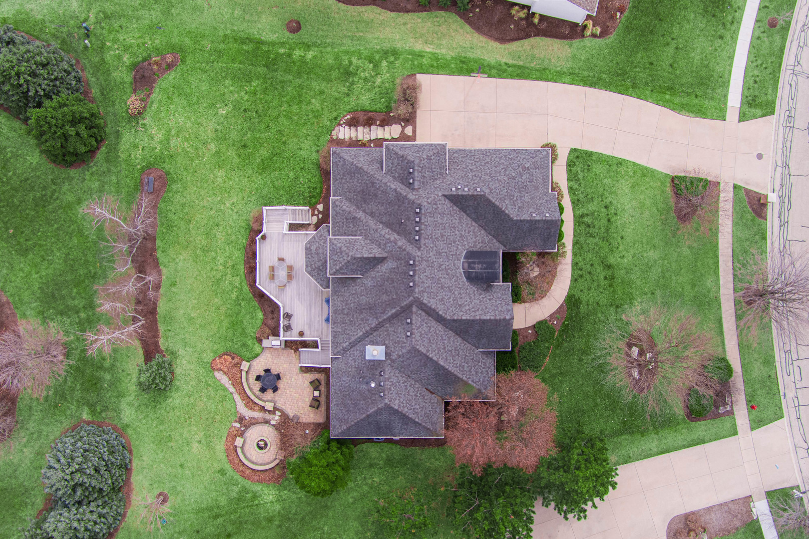 910 Freedom Circle Sycamore, IL 60178 - Photo 4 of 87